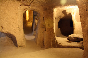 Höhlenstadt Kaymakli, UNESCO Kappadokien, Trolley-Tourist