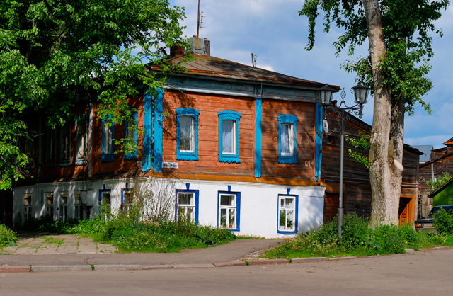 susdal-in-russland-trolley-tourist