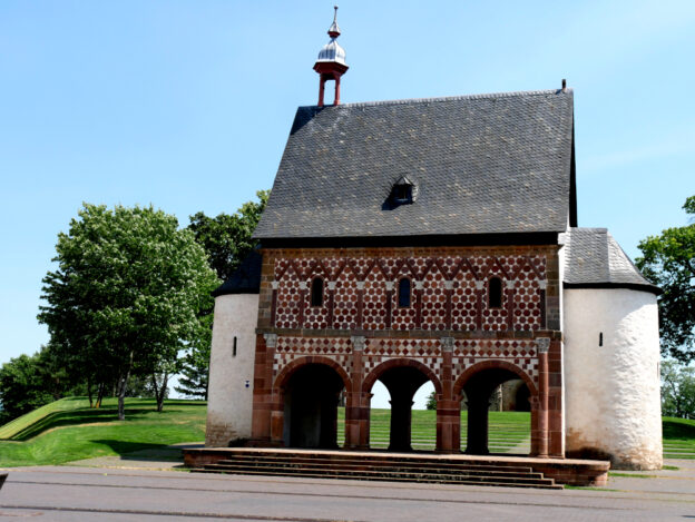 kloster-lorsch-tor